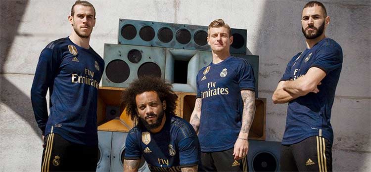 Divulgação da nova camisa contou com algumas das estrelas do elenco