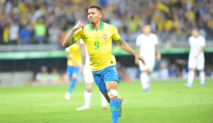 Gabriel Jesus abriu o placar e contribuiu ainda com assistência incrível no segundo tempo