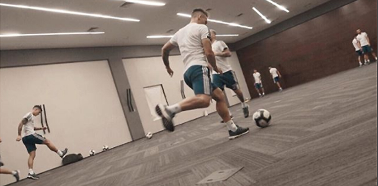 Jogadores durante atividade em hotel, nesta quinta-feira