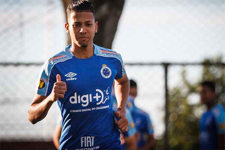 Weverton é um dos jovens recém-promovidos ao time principal do Cruzeiro