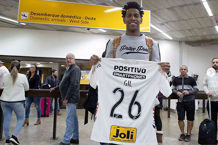 Gil se apresentou ao Corinthians e espera repetir sucesso da primeira passagem