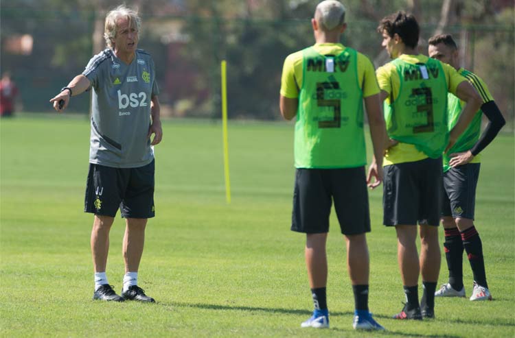 Jorge Jesus foi apresentado em 10 de junho e passou a fazer parte da rotina do clube
