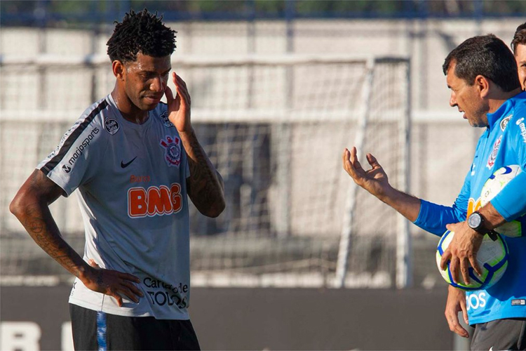 Gil iniciou os trabalhos com o elenco na última quarta-feira, já como titular
