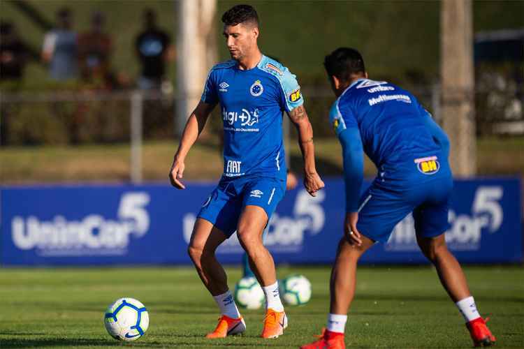 Thiago Neves foi poupado dos dois últimos jogos do Cruzeiro