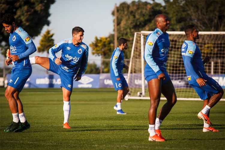 Expectativa fica por conta da presença de Thiago Neves entre os titulares na Argentina