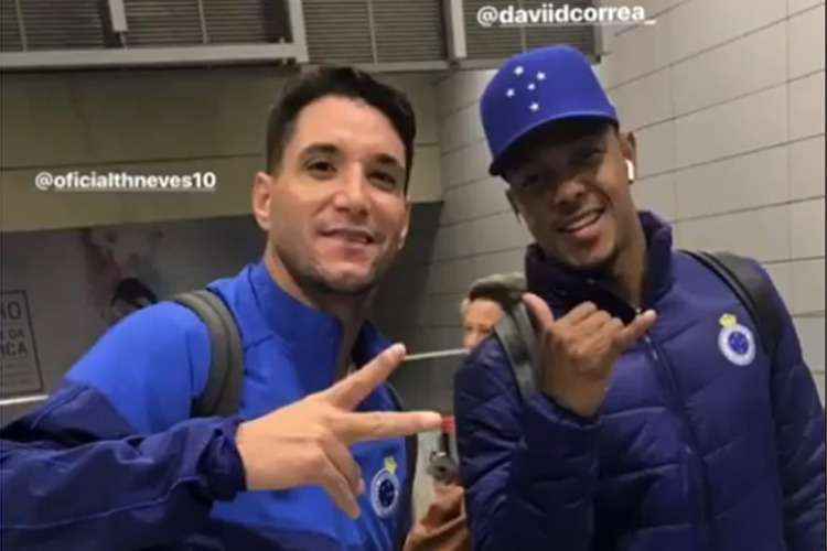 Preservado dos dois últimos compromissos do Cruzeiro, Thiago Neves embarcou para Buenos Aires