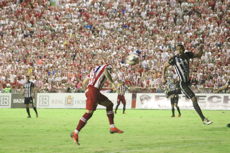 Atacante Rafael Oliveira definiu o jogo no primeiro toque na bola