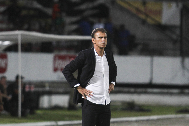 Milton Mendes terá muitas contas para fazer nas rodadas finais