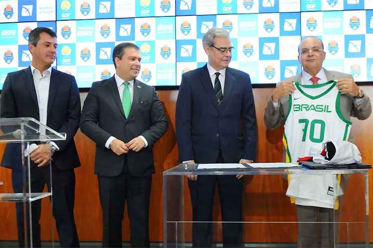 Protocolo de intenções visa a desenvolver o basquete e construção de um CT