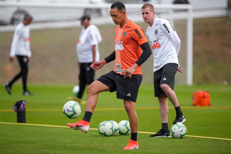 Ricardo Oliveira coleciona 13 jogos seguidos sem balançar as redes