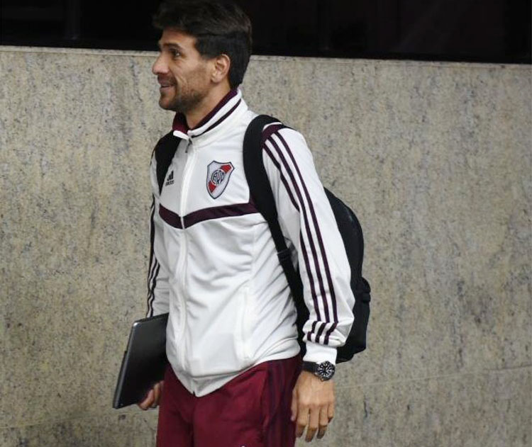 Volante Ponzio, de 37 anos, está cotado para iniciar partida de terça-feira, no Mineirão
