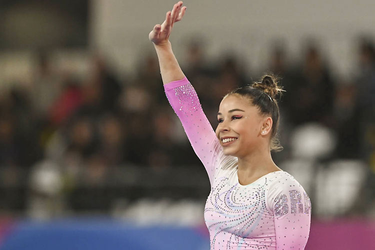 Flávia Saraiva fatura mais um bronze, dessa vez na prova do solo, em Lima