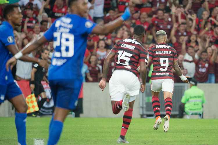 Gabriel marcou os dois gols do Flamengo no tempo normal: vaga nos pênaltis