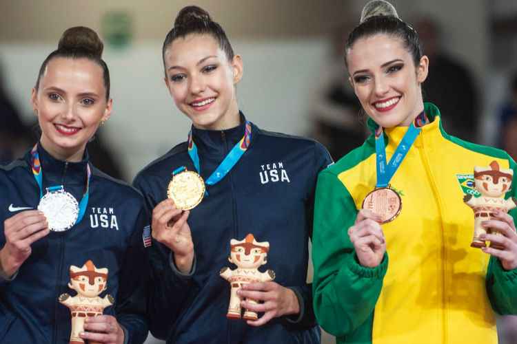 Brasileira subiu ao pódio com duas norte-americanas