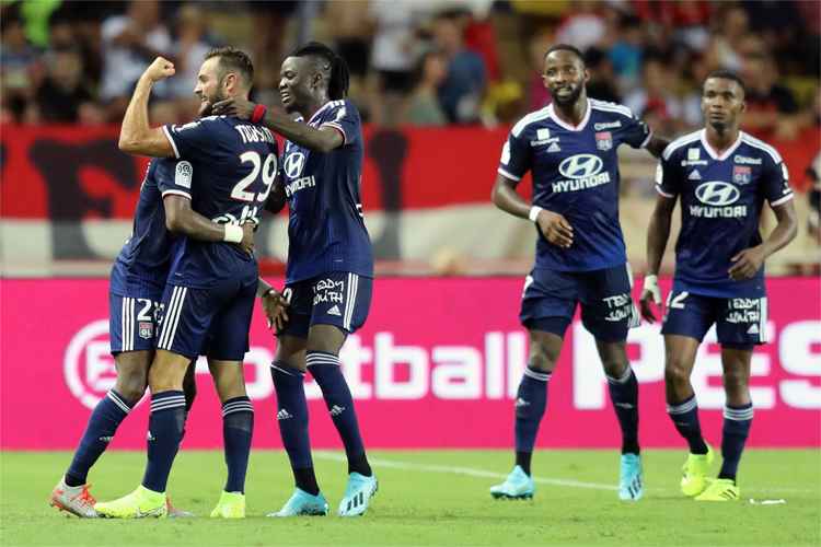 Lyon mostrou força antes de fazer o seu primeiro jogo em casa pelo Francês