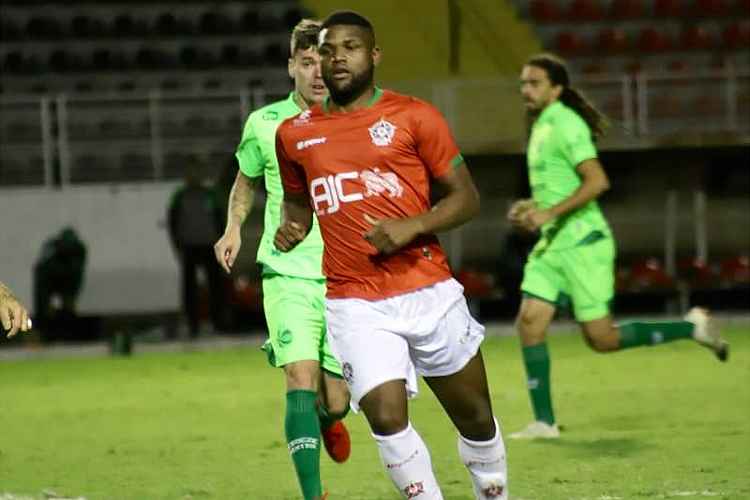 Lucas Nonoca, de 21 anos, estava emprestado pelo Cruzeiro ao Boa