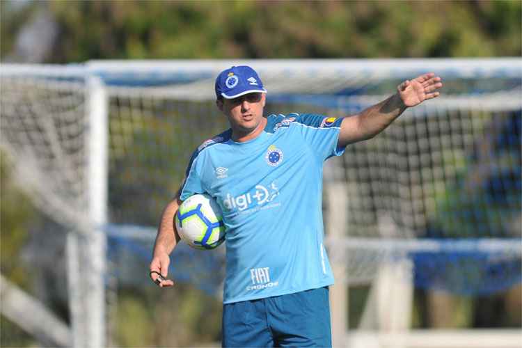 Ceni começou a treinar faltas em 1995, quando já tinha 35 jogos pelo time principal do São Paulo
