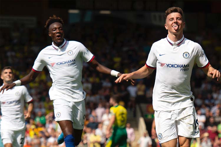 Abraham e Mount comandaram a vitória do Chelsea sobre o Norwich