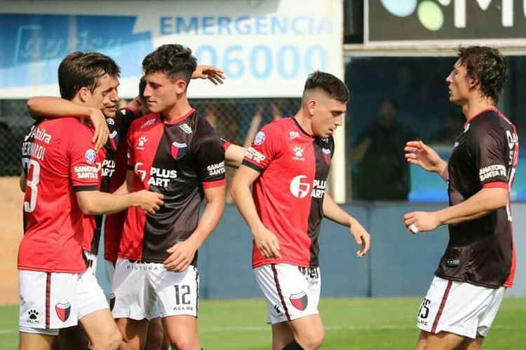 Colón-ARG venceu por 4 a 0 e avançou na Copa Argentina