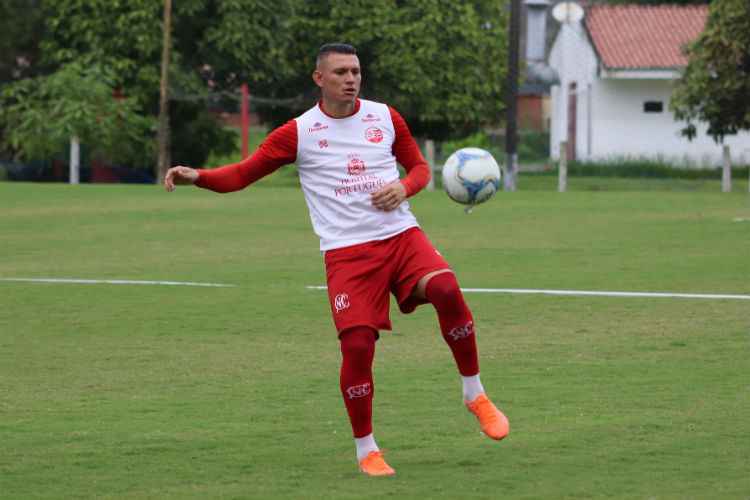 Atacante tornou-se titular na vaga do artilheiro da temporada, Wallace Pernambucano
