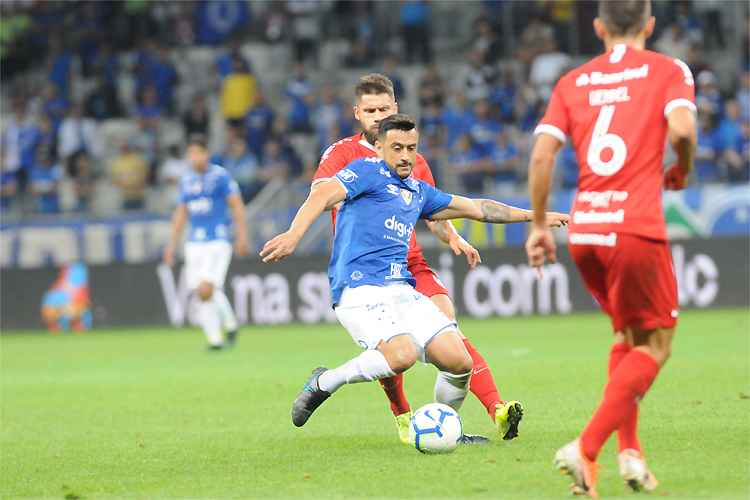 Cruzeiro precisa de vitória por dois gols de diferença para chegar à nona final da Copa do Brasil