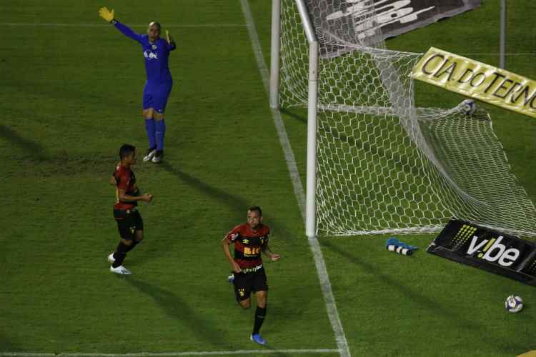 Apagado em boa parte do jogo, Guilherme foi decisivo quando o Sport precisou dele  