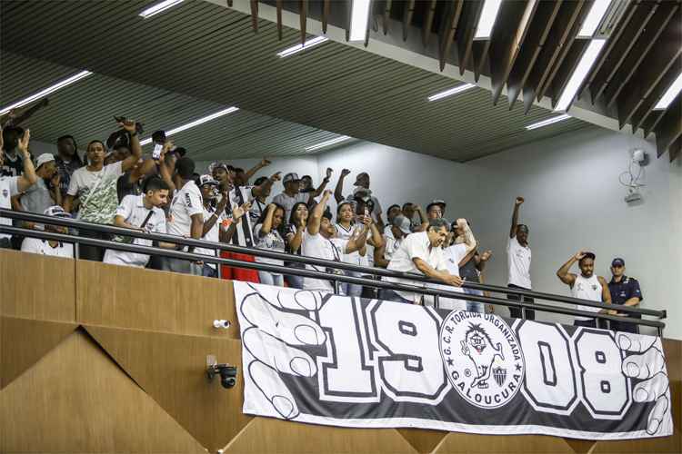 Torcedores do Atlético acompanharam votação de PL sobre estádio do Atlético