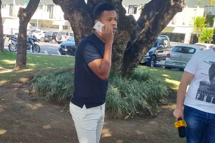 Zagueiro visitou a Cidade do Galo nesta quarta-feira