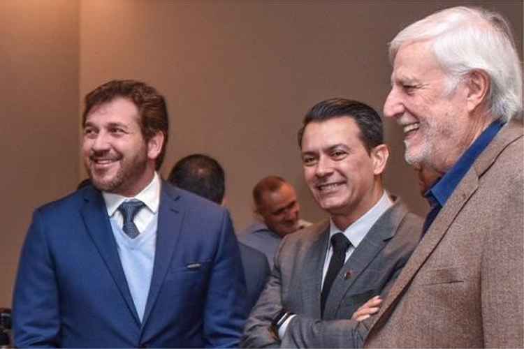 Rui Costa (centro) foi um dos representantes do Atlético na reunião