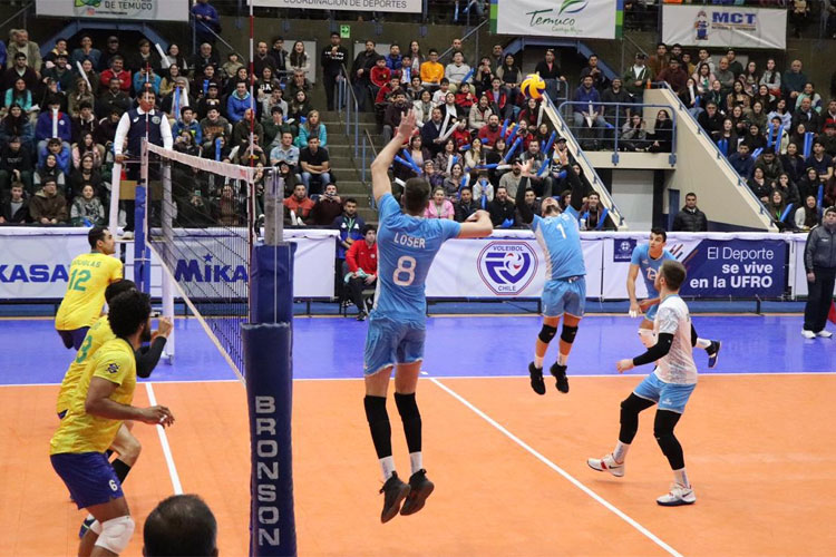Brasil perdeu o primeiro set para a Argentina, mas venceu por 3 sets a 1