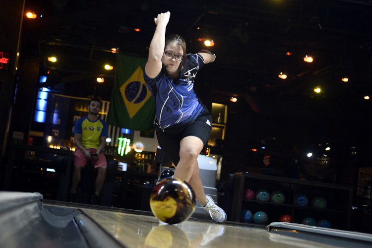 Atleta do Clube Pinheiros, Stephanie Martins é a única atleta do Brasil em atuação na liga dos EUA <br>