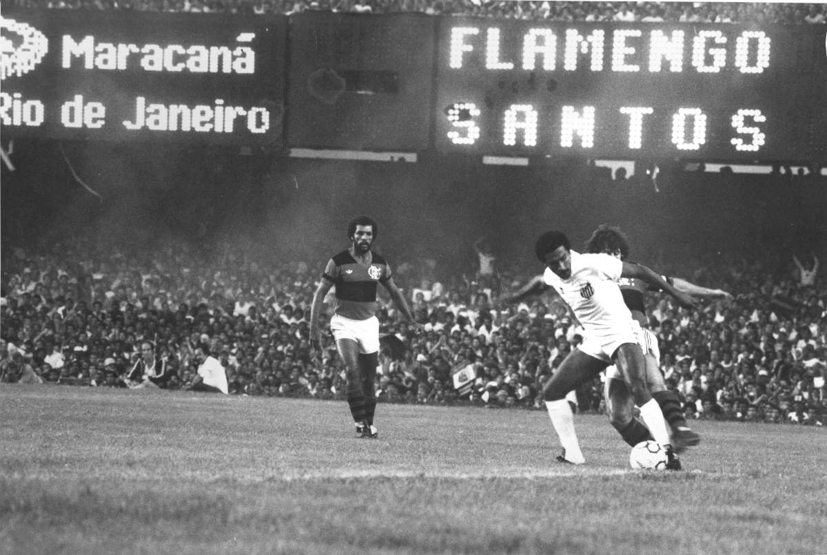 Maracanã lotado para Flamengo e Santos na final do Campeonato Brasileiro de 1983