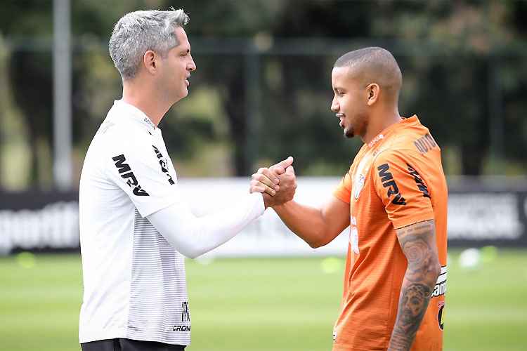 Jair pode ser aproveitado por Rodrigo Santana no jogo da volta contra o Colón