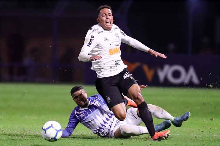 Bruninho teve chance na equipe titular, mas não conseguiu ser efetivo no ataque