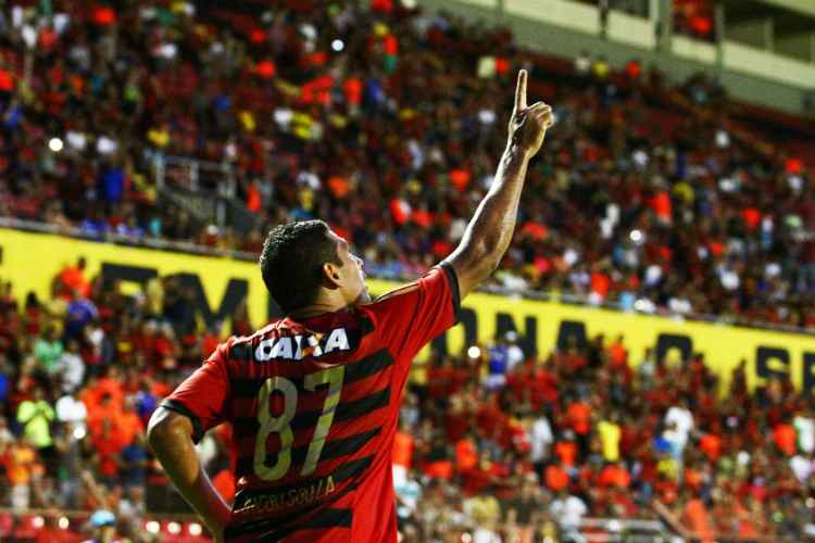 Diego Souza foi o único rubro-negro artilheiro da Série A, em 2016