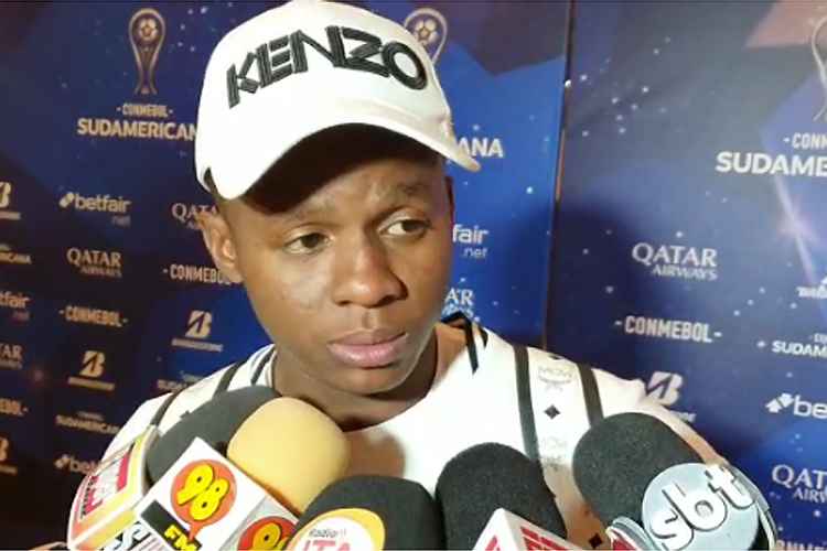 Meia Cazares perdeu pênalti que selou eliminação do Galo na Sul-Americana