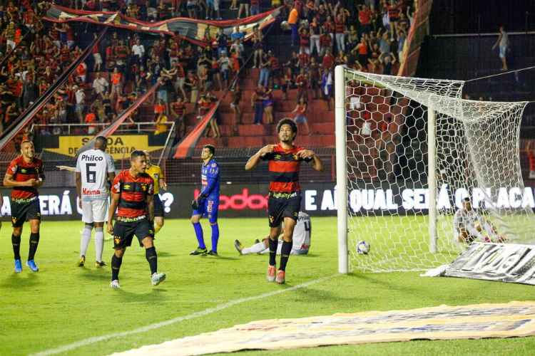 Hernane abriu o placar e se isolou na artilharia da Série B com 12 pontos