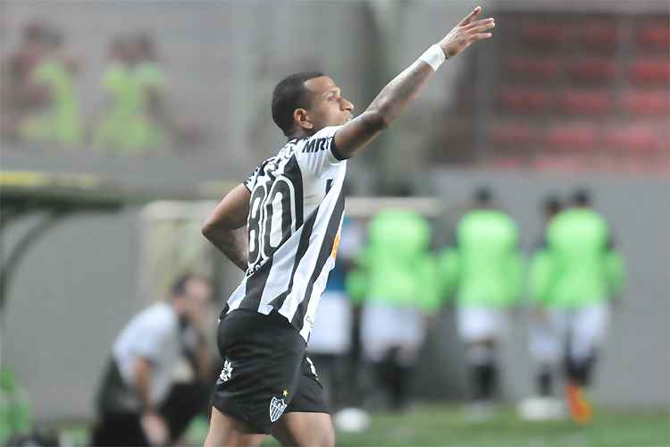 Otero marcou primeiro gol do Atlético contra o Ceará aos 8 minutos do segundo tempo