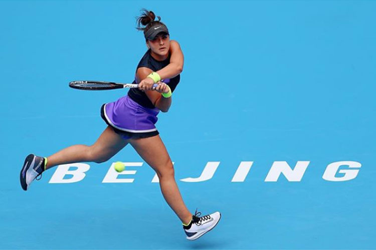 Bianca Andreescu confirmou o favoritismo ao superar a bielo-russa Aliaksandra Sasnovich