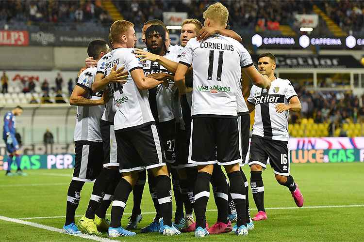 Parma comemora importante vitória em casa: na disputa entre os primeiros
