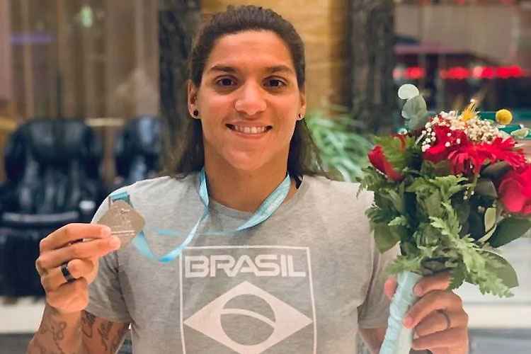 Ana Marcela Cunha teve o melhor aproveitamento, mas título ficou com italiana