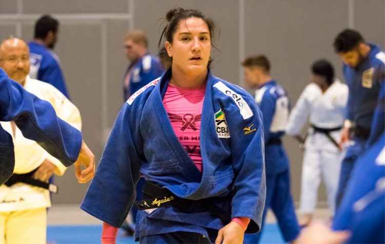 Mayra Aguiar (78kg) desistiu de competir no evento na capital federal