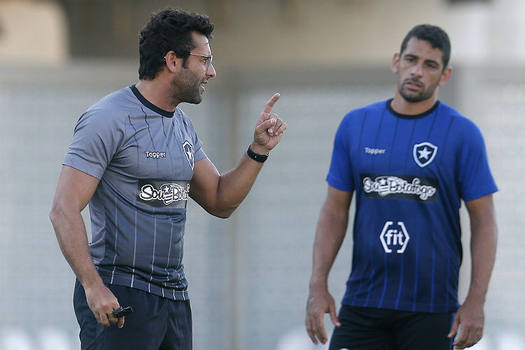 Jogo desta quarta marca reestreia de Alberto Valentim no Botafogo