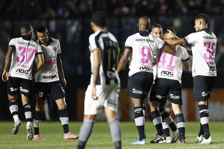 Vasco confirmou o bom momento e venceu por 2 a 1 o Botafogo