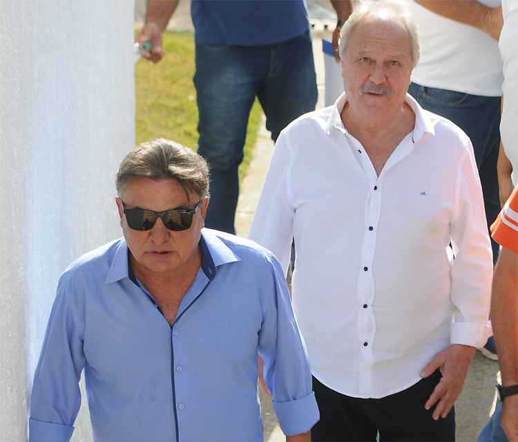 Apesar de terem confirmado alteração do patrocínio máster, diretoria do Cruzeiro voltou atrás