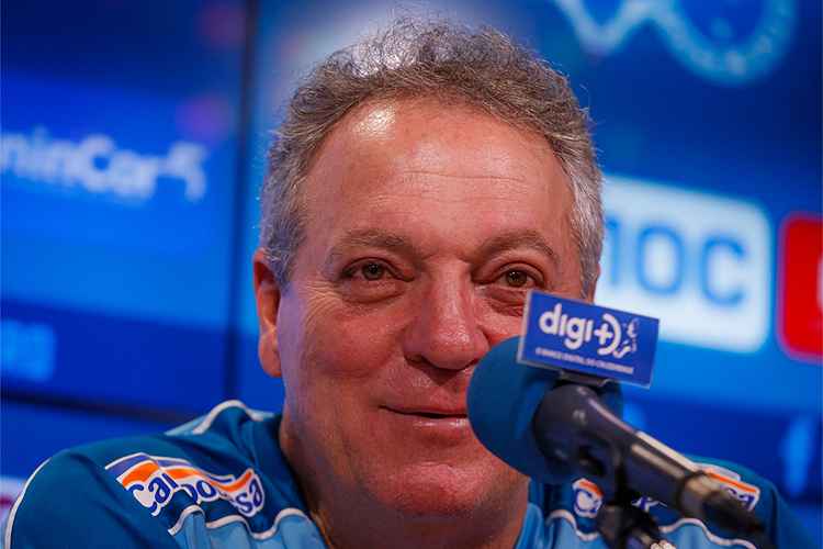 Abel ressalta que briga do Cruzeiro ainda é pela permanência na primeira divisão