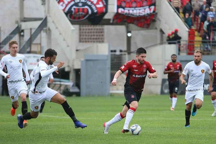 Leão desperdiçou a sexta oportunidade de conseguir vencer a terceira partida seguida na Série B