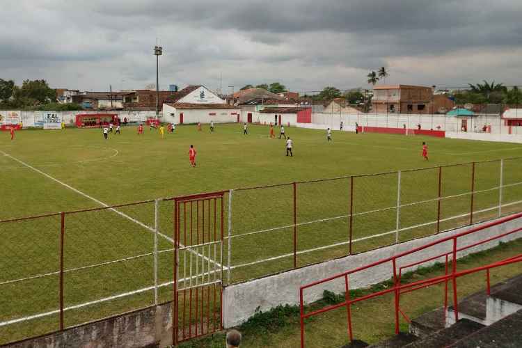 Jogo entre Centro Limoeirense e Íbis, pela Série A2