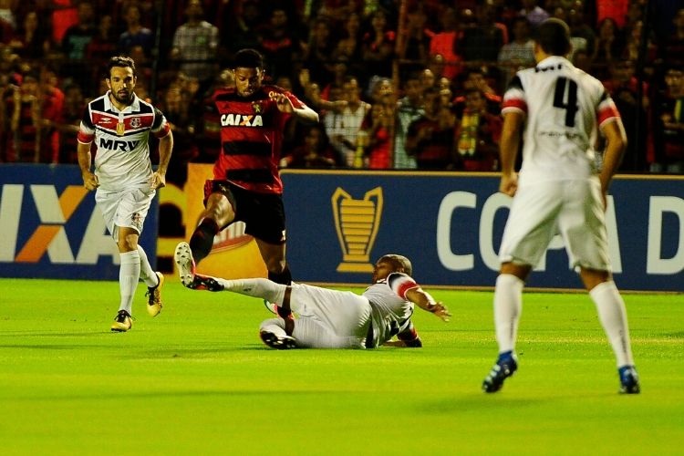 Sport e Santa se enfrentaram nas semis de 14 e 17, com vitórias leoninas