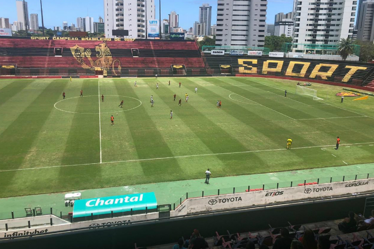 Gramado da Ilha recebeu sub-15 pela manhã, e sub-20 à tarde